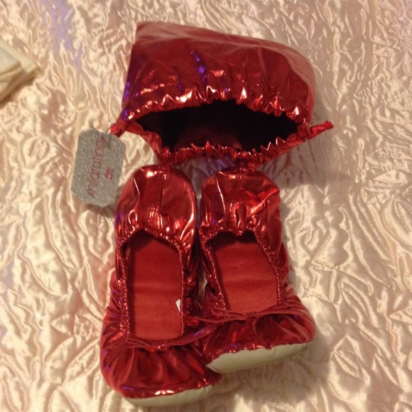 Shoes - 🎀Travel slippers with drawstring bag size 7-8