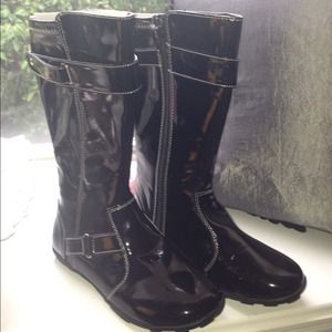 Kenneth Cole Black Boots