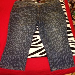 Torrid cheetah print jean capris size 22!!