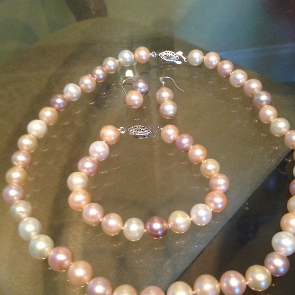 Pastel cultured pearl set