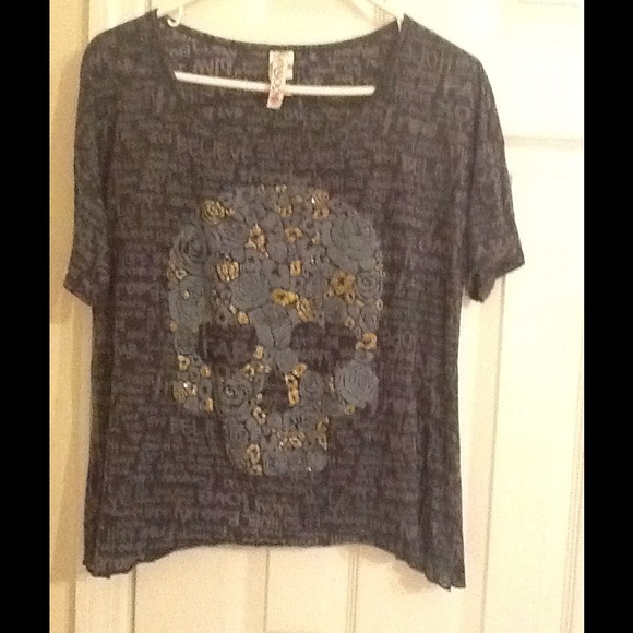 REDUCED🌟🌟Glitter and roses skull shirt🌟🌟
