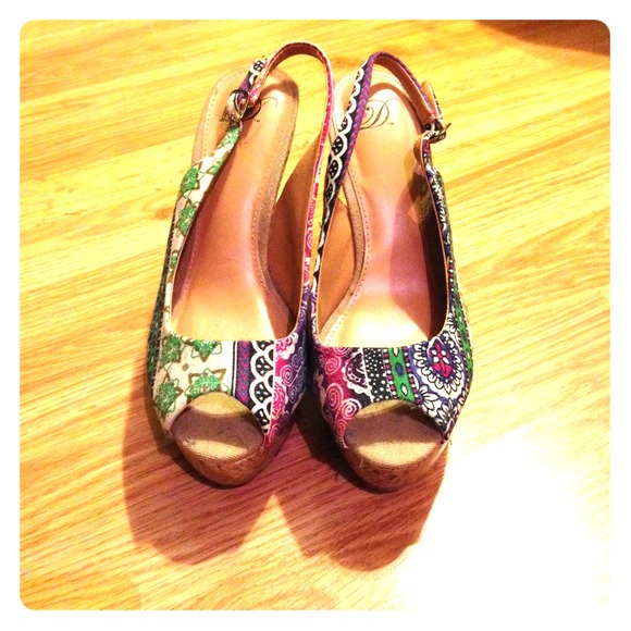 Summer shoes size 9 worn once