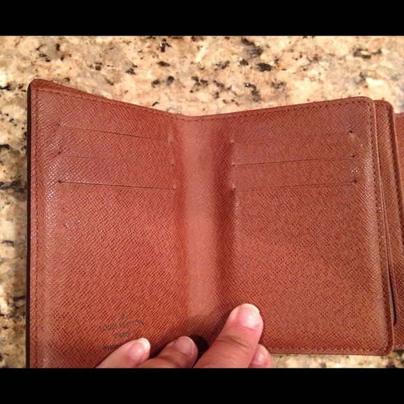 Authentic Louis Vuitton Koala Wallet - Picture 2 of 4