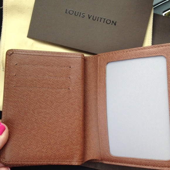 Authentic Louis Vuitton Koala Wallet - Picture 4 of 4
