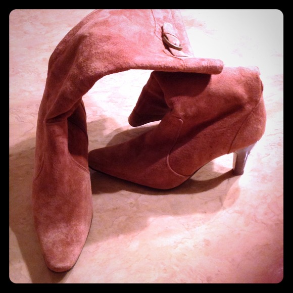 Leather suede boot