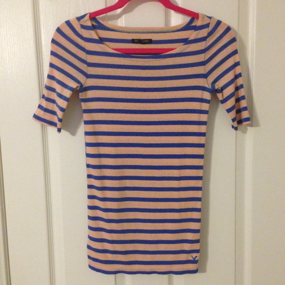 American Eagle medium shirt. Cute & comfy!