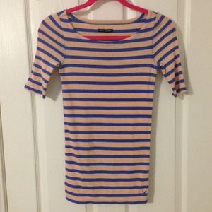 American Eagle medium shirt. Cute & comfy!