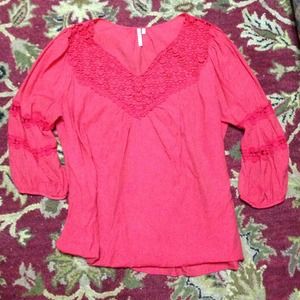 🚫BUNDLED!🚫 Gorgeous lace trimmed peasant top