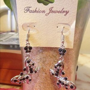 Drop butterfly earrings