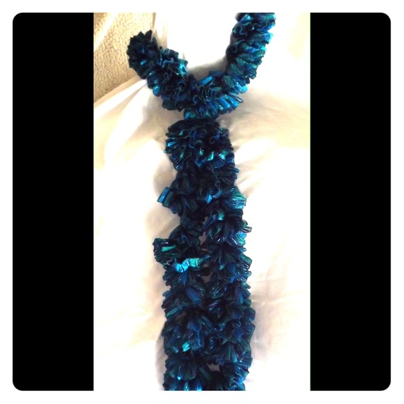 Handmade scarf - Picture 1 of 2