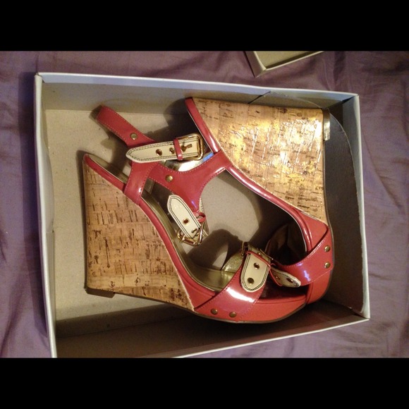 Wedge - Picture 2 of 4