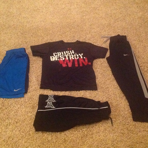 Boys bundle of 4 - Nike/Under Armour/TAPOUT sz YSM