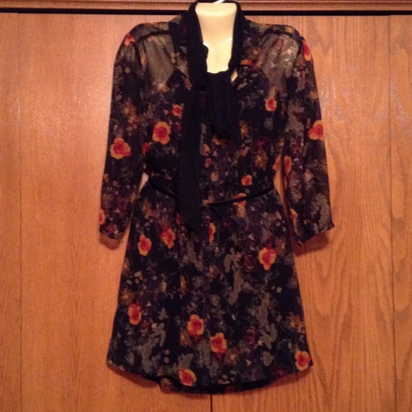 Long sleeve floral print dress shirt