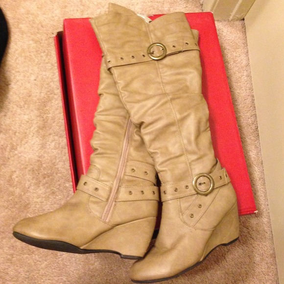 Cream color urban style boots