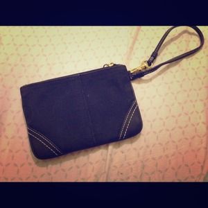 🎉REDUCED🎉 Authentic coach wristlet