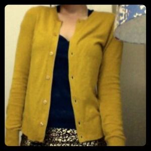 ANN TAYLOR Amber yellow cardigan with buttons