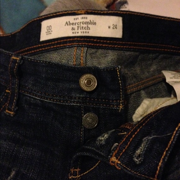 Abercrombie& Fitch Jean - Picture 3 of 4