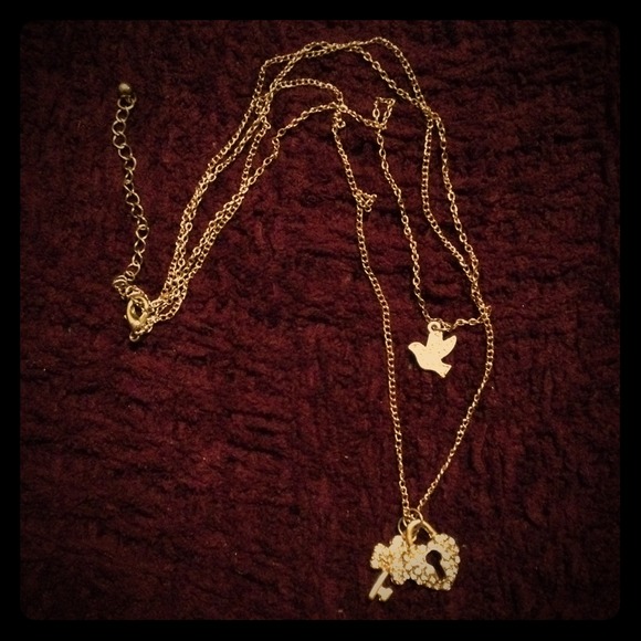 🚫SOLD🚫🔅FREE with purchase🔅Gold Necklace