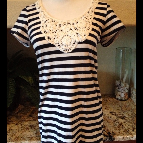 Cute striped embroider top