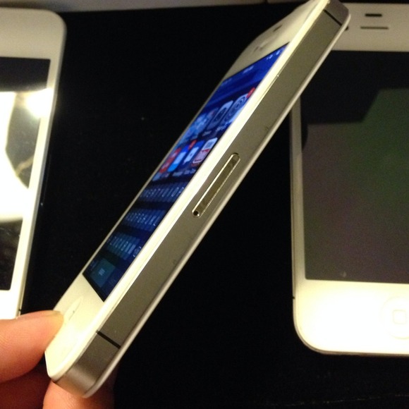 SOLD OUT!!! Iphone4s gsm 16g white - Picture 3 of 3