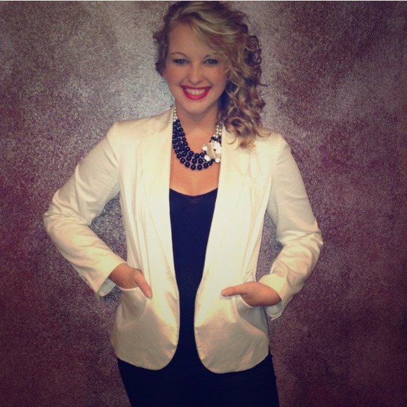 🚫Sold in bundle🚫Sharp White Blazer - Picture 1 of 3