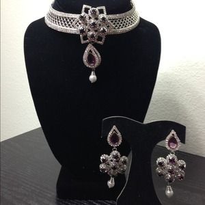 Silver necklace set