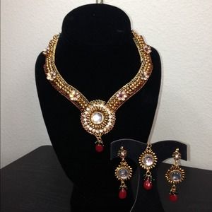 Traditional indian necklace set
