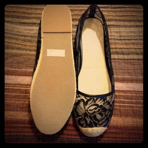 VS Black lace espadrilles, brand new size 8