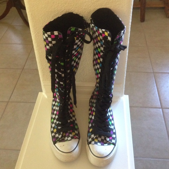Boots for girls!size 4 bundle for @swilson!reservd