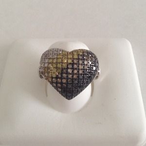 RARE! Sterling silver ring w/ 1.0 k total diamond