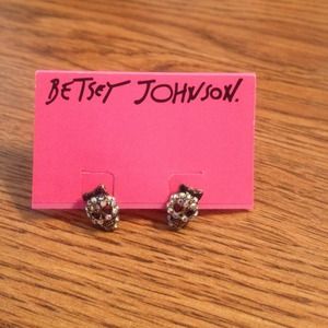 Betsey Johnson Skull Earrings