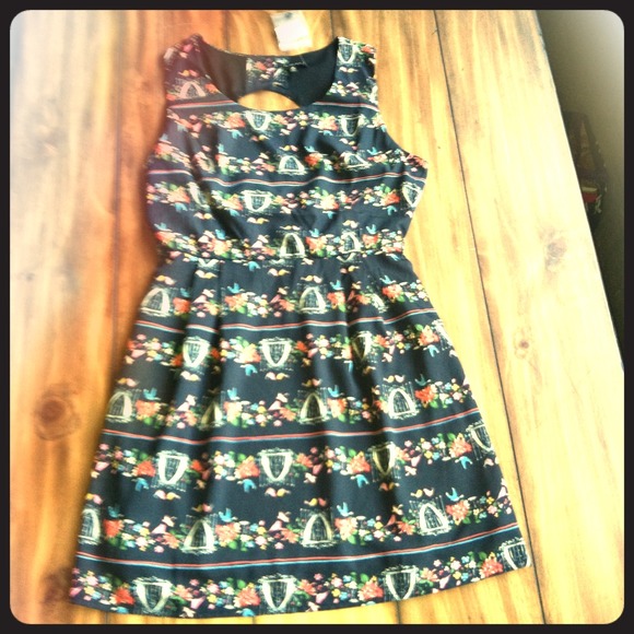 ✳️sold✳️ Elegant bird print dress