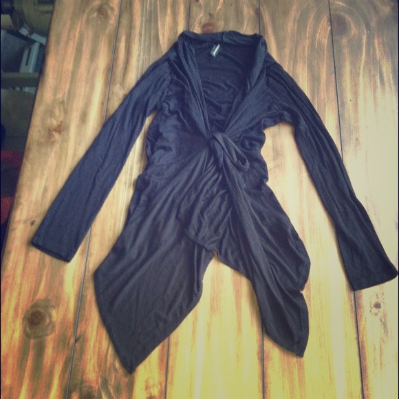 ✳️sold✳️ Asymmetrical tie front top