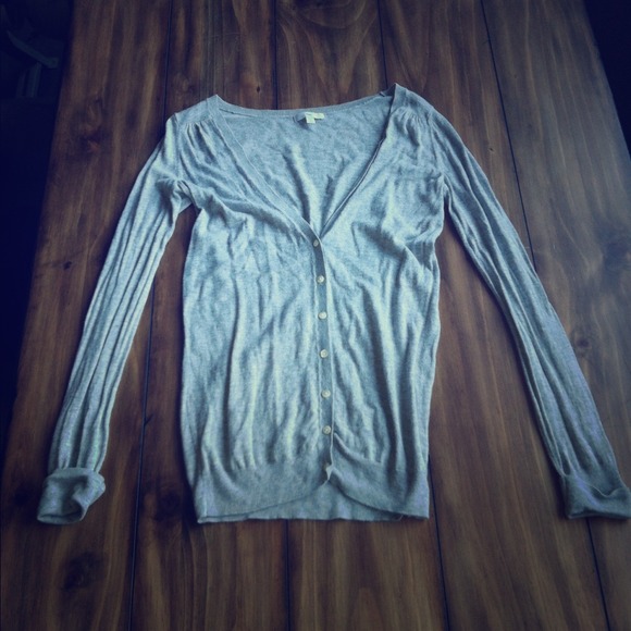 ✳️sold✳️ Light gray cardigan