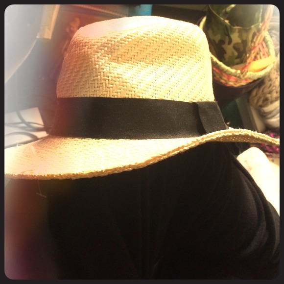 Nicole Marciano Sun Hat 👒