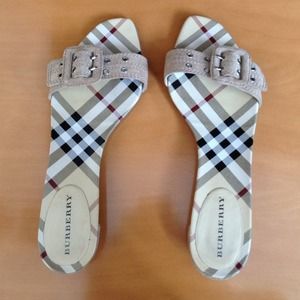 100 authentic burberry sandals !