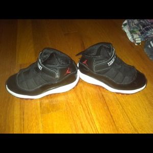 Jordan Bred 11s - 9C