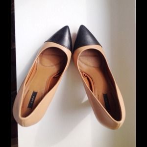 Zara Accessories - Zara tan and black pumps Zara Accessories - Zara tan and black pumps