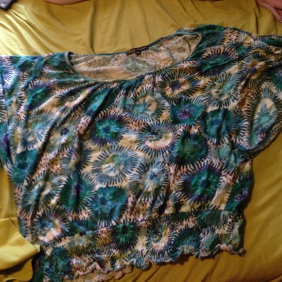 Blue shirt, burgundy shirt, salmon capris, wh shrt