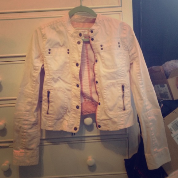 ✂️REDUCED✂️ Abercrombie Pink Bomber Jacket