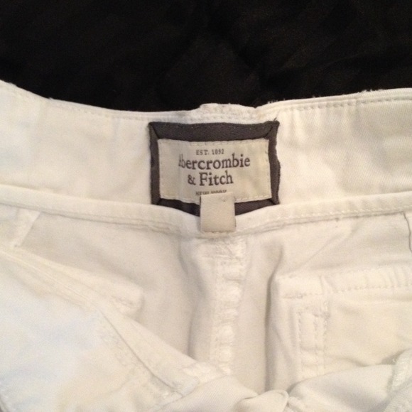 Shorts - Picture 3 of 3