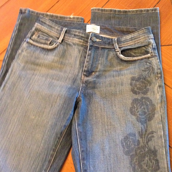 **BUNDLE** 2 pair jeans, 1 pair flats