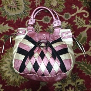 Guess tote