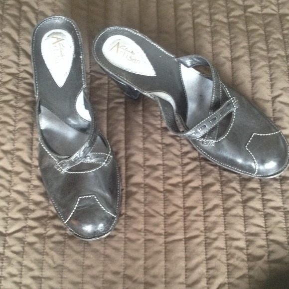 Black Clark's Artisan Collection clog/mule - Picture 1 of 4