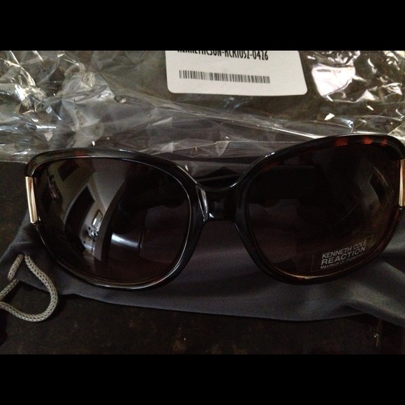 Kenneth Cole Sun Glasses