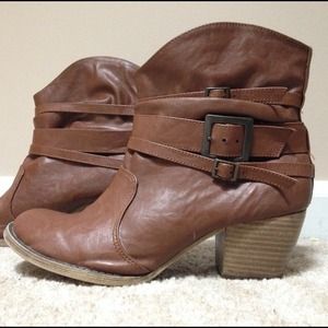 Desperado Brown Ankle Cowboy Boots w/ Buckles