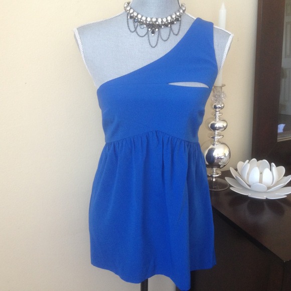 NWT Nicole Miller silk top
