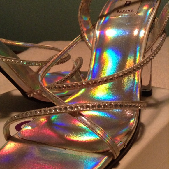 Shoes - Picture 3 of 4