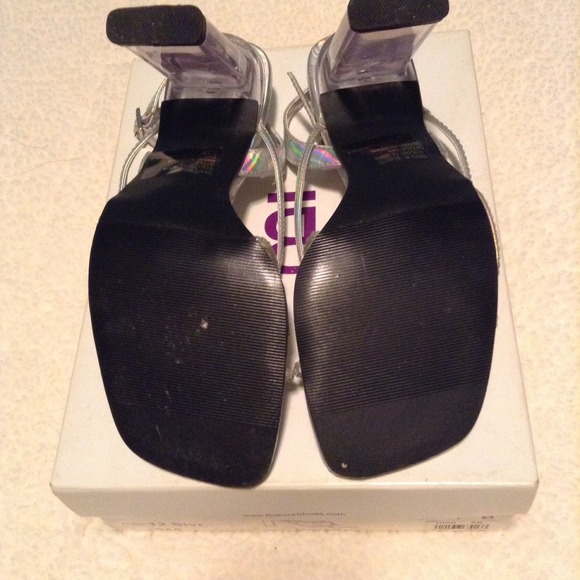 Shoes - Picture 4 of 4