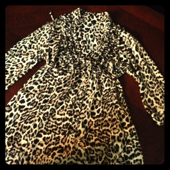 Cute leopard blouse
